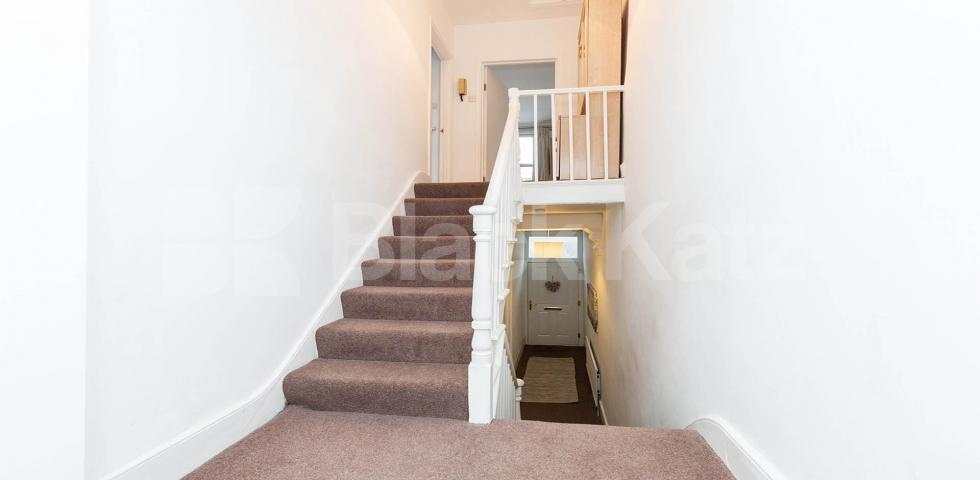 			4 Bedroom, 1 bath, 1 reception House			 Herrick Road, HIGHBURY N5